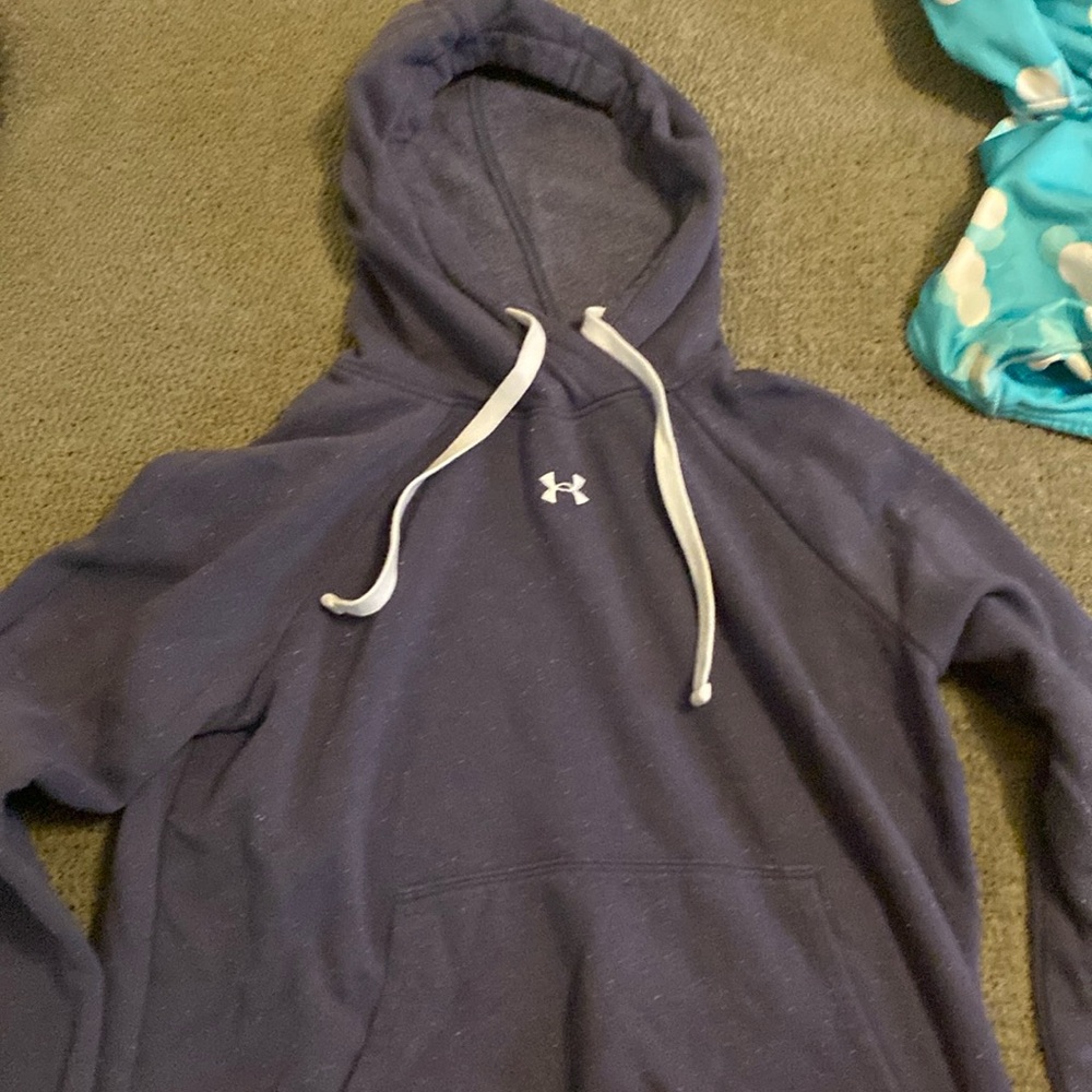 Under armor navy sweatshirt